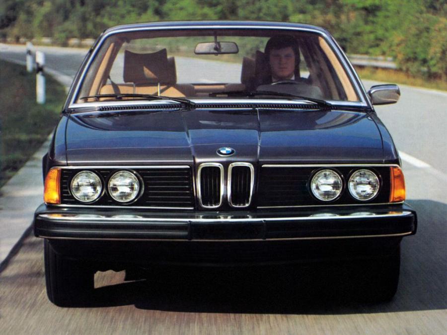  BMW 733i 1977 года  (US) (фото 2 из 4)